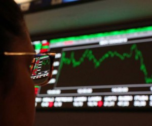Российский рынок ценных бумаг завершает день легким снижением Российский рынок ценных бумаг завершает день легким снижением
