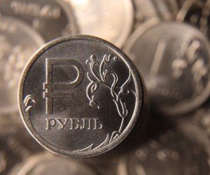 Рубль застрял в геополитике. Эксперт рассказал о ближайших сценариях Рубль застрял в геополитике. Эксперт рассказал о ближайших сценариях