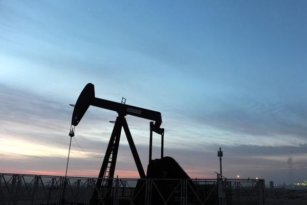 Курс нефти разгоняют с целью $70 за баррель Курс нефти разгоняют с целью $70 за баррель