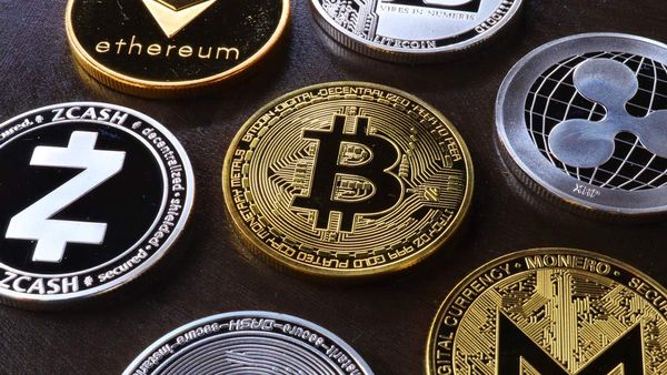 Итоги недели: падение биткоина ниже $50 000 и стабилизация рубля