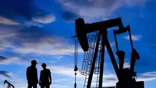 Курс нефти: Эксперты ожидают к концу года $85 за баррель