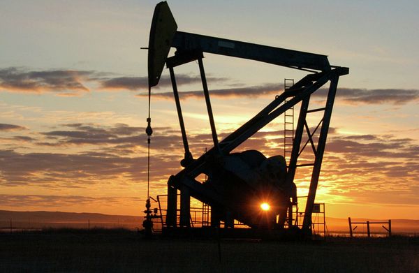 Курс нефти стабилизируется после коррекции вблизи $70 за баррель Курс нефти стабилизируется после коррекции вблизи $70 за баррель