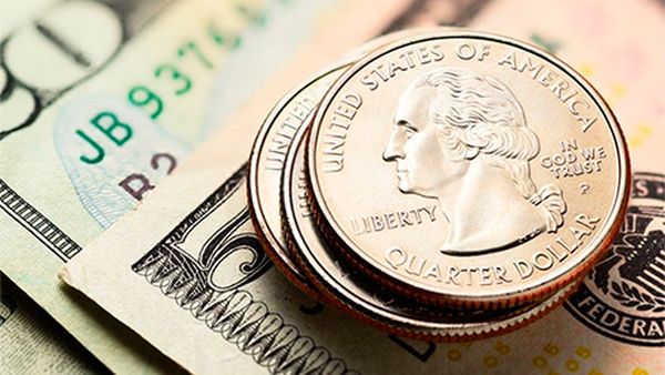 ФРС продолжает давить на курс доллара