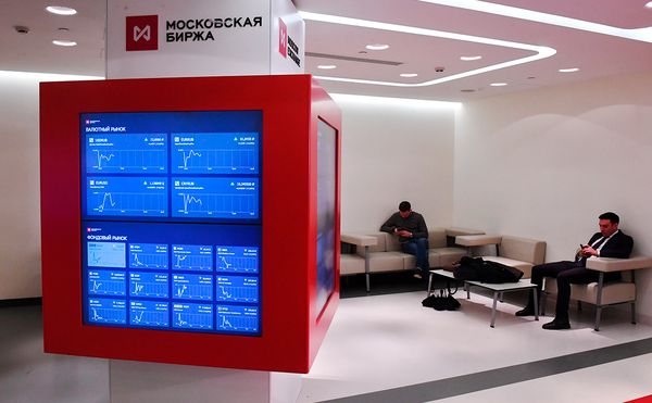 Рынок акций РФ: За последние 30 дней индекс МосБиржи вырос на 2%