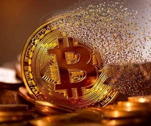 Tesla дирижирует курсом биткоина Tesla дирижирует курсом биткоина