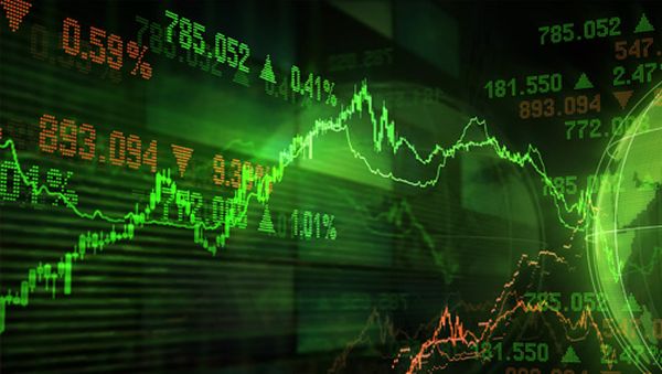 На фондовые рынки вернулись активные покупатели акций и продавцы доллара 