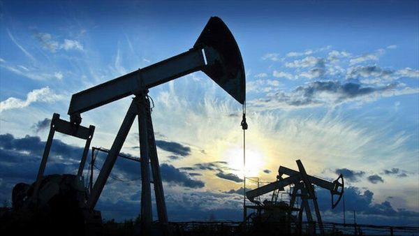 Нефть подешевела в начале недели