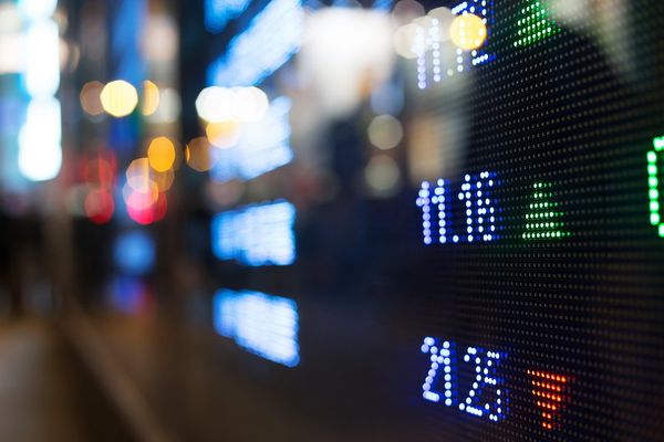 Российский фондовый рынок сопротивляется внешним факторам