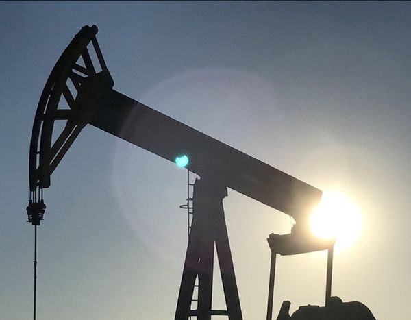 Курс нефти: Восстановление туризма способно толкнуть цены к $100 Курс нефти: Восстановление туризма способно толкнуть цены к $100