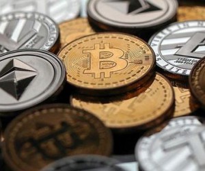 Эфириум снизился на 6%, биткоин потерял более 30%