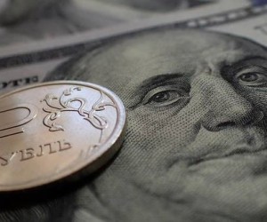 Рубль дорожает следом за нефтью Рубль дорожает следом за нефтью