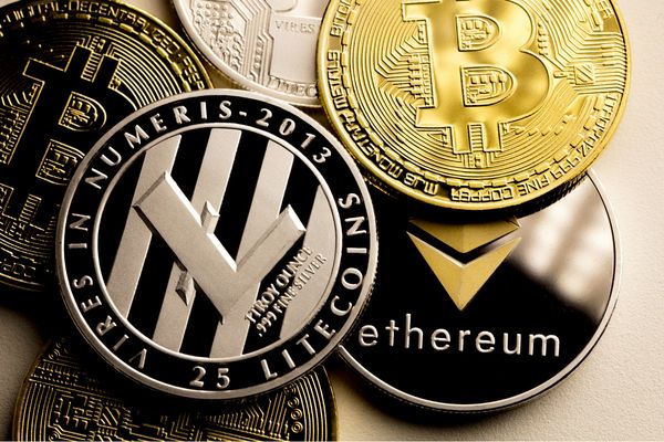 Инвесторы удерживают криптовалюты в диапазонах