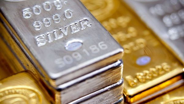 Курс золота: Тройская унция нашла баланс около $1782