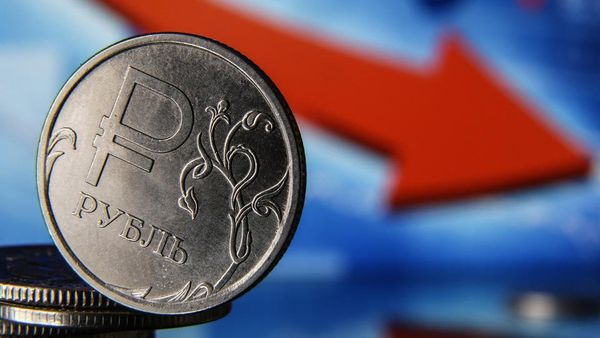Против курса рубля в ближайшее время будет играть окончание налогового периода Против курса рубля в ближайшее время будет играть окончание налогового периода