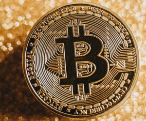 Биткоин начинает неделю с незначительного снижения на 1% Биткоин начинает неделю с незначительного снижения на 1%