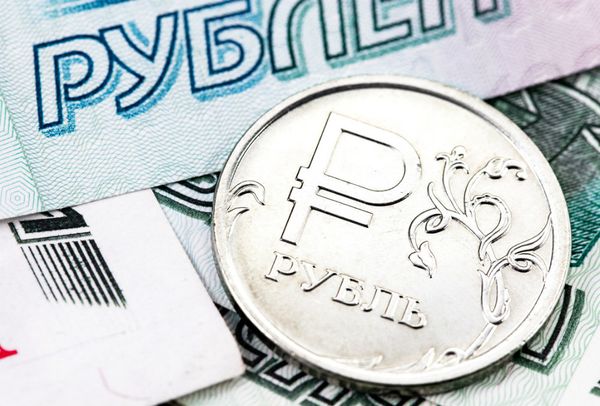 Позиция рубля ухудшились на фоне укрепления доллара США