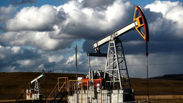 Нефть отскочила от уровня 72 доллара за баррель и поднялась над уровнем 74 
