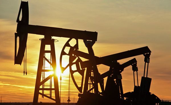 Курс нефти сползает все ниже, Brent подешевела более чем на 4% Курс нефти сползает все ниже, Brent подешевела более чем на 4%