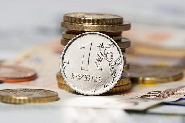 Рубль устойчив, несмотря на падение курса нефти Рубль устойчив, несмотря на падение курса нефти