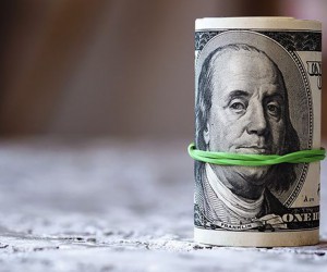 Курс доллара удерживает ранее завоеванные позиции Курс доллара удерживает ранее завоеванные позиции