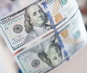 Курс доллара рухнул после шокирующих данных потребительских настроений