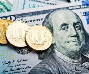 Рубль смог сломить негатив благодаря отступлению доллара Рубль смог сломить негатив благодаря отступлению доллара