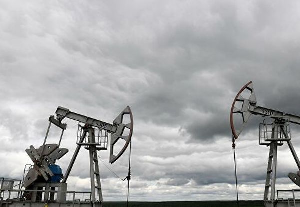 Курс нефти восстанавливается после провала на 13% в четверг Курс нефти восстанавливается после провала на 13% в четверг