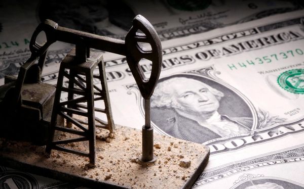 Цена нефти Brent вновь поднялась выше $71 за баррель и превысила максимумы вторника Цена нефти Brent вновь поднялась выше $71 за баррель и превысила максимумы вторника