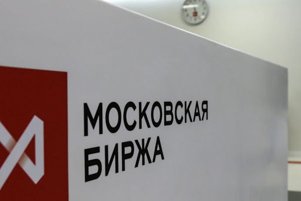 Рынок акций РФ падает в рамках технической коррекции