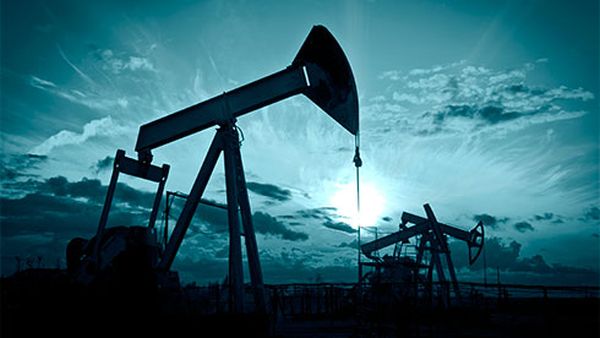 Мировые цены на нефть рискуют снова упасть вначале осени