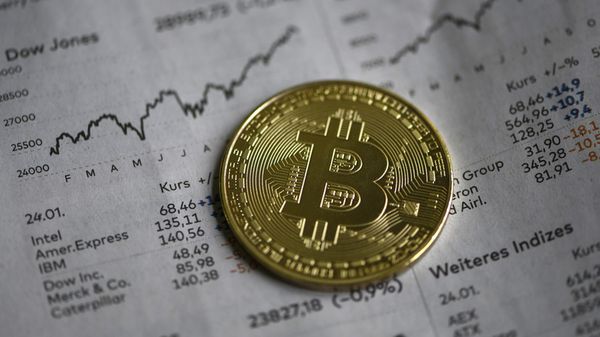 Биткоин рухнул фонды ликвидировали за час позиции на сумму $2.6 млрд