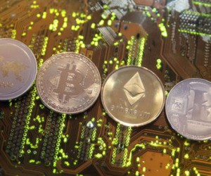 Провал биткоина на 14% напугал рынок криптовалют почти до паники Провал биткоина на 14% напугал рынок криптовалют почти до паники