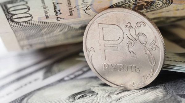 Курс рубля отметился на сентябрьских минимумах