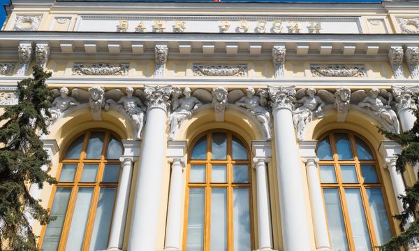 Центробанк России не рискнул радикально повысить ставку перед выборами