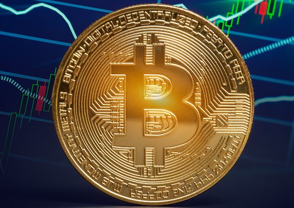Биткоин торгуется с оглядкой на традиционные рынки