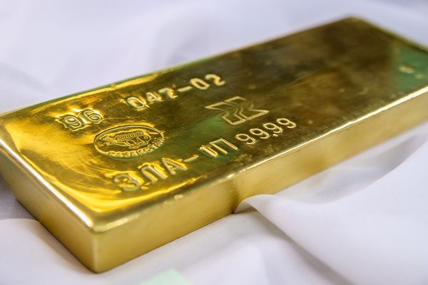 Курс золота неожиданно обвалился до отметки 1734$ Курс золота неожиданно обвалился до отметки 1734$