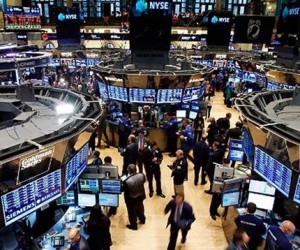 Фондовый рынок США отступил от готовых максимумов Фондовый рынок США отступил от готовых максимумов