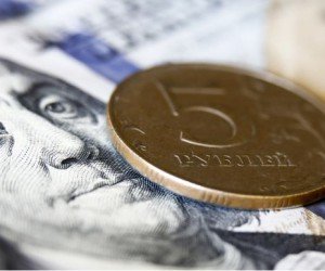 Курс доллара против рубля снова начал расти Курс доллара против рубля снова начал расти