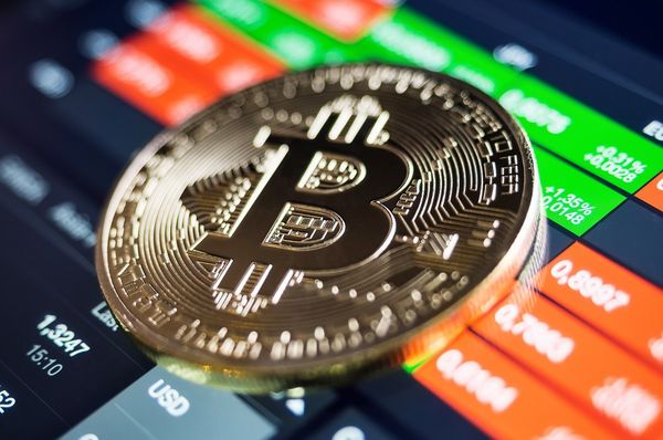 Биткоин вернулся к майскому пику 55 500$ впереди отметка 60 000