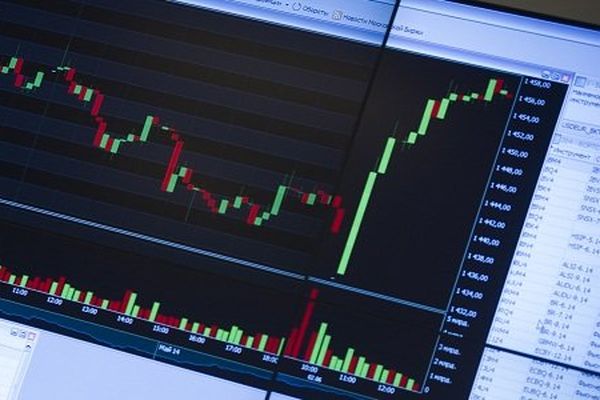 Российский фондовый рынок старается держаться на плаву