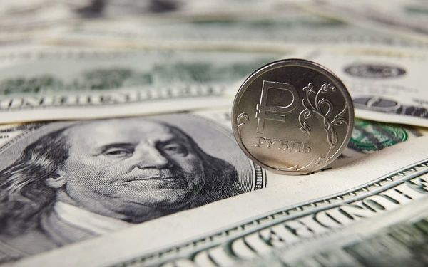 Почему растет рубль и что поддерживает покупки против доллара Почему растет рубль и что поддерживает покупки против доллара