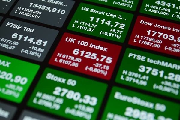 Мировые рынки испугались нового штамма Covid-19 обнаруженного в Южной Африке