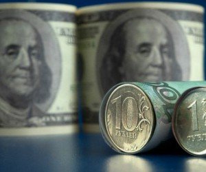 Рост доллара только начался: рублю предрекли снижение Рост доллара только начался: рублю предрекли снижение