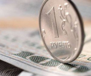 Рубль продолжает сдаваться под натиском американца Рубль продолжает сдаваться под натиском американца