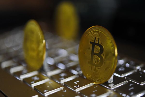 Bitcoin под давлением мировых фондовых рынков