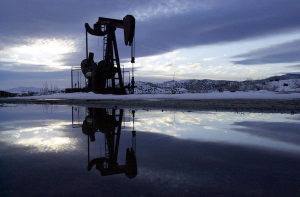 Курс нефти потерял 2.5% скатываясь под отметку $74 Курс нефти потерял 2.5% скатываясь под отметку $74