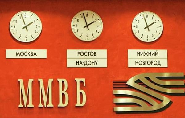 Российский фондовый рынок продолжает предновогоднее пике