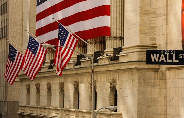 Фондовый рынок США неустойчив перед заседанием ФРС