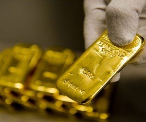 Курс золота по итогам недели обвалился на 2% Курс золота по итогам недели обвалился на 2%