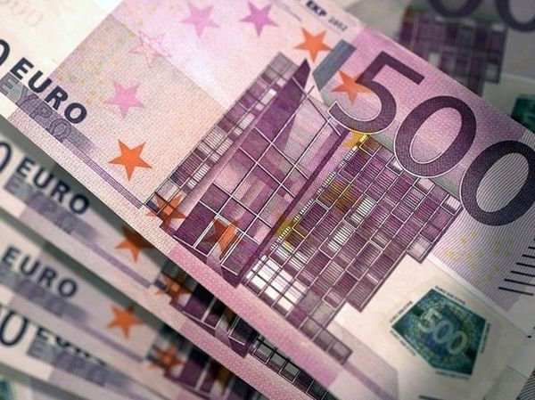 Курс евро растет оправляясь от недавней просадки